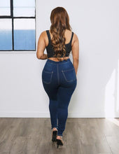 Load image into Gallery viewer, Chel&#39;s Goddess Stretchy Fit Skinny Jeans

