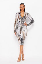 Load image into Gallery viewer, Chel&#39;s Printed Long Sleeve Midi Dress
