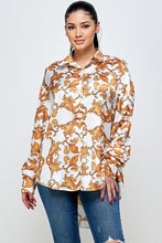 Load image into Gallery viewer, Chel&#39;s High Low Printed Shirt
